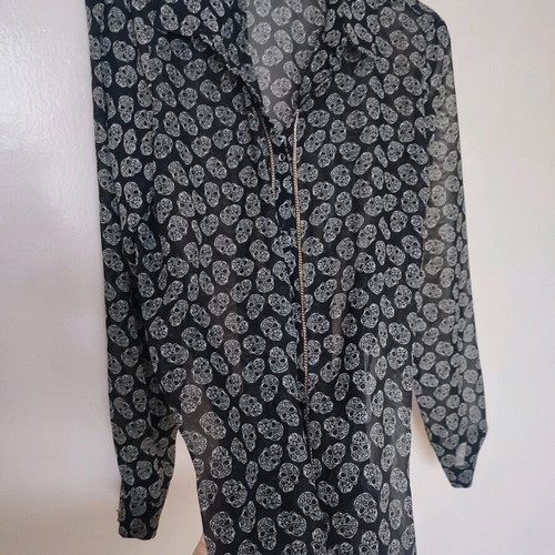 Zara Trafaluc women's shirt large black like new with skull design and gold chain