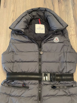 Moncler Sleeveless Short Vest Grey like new, women's M