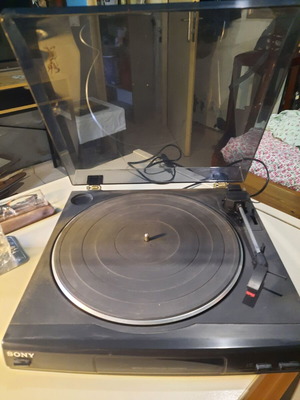 Sony PS-LX56 turntable used with auto return function