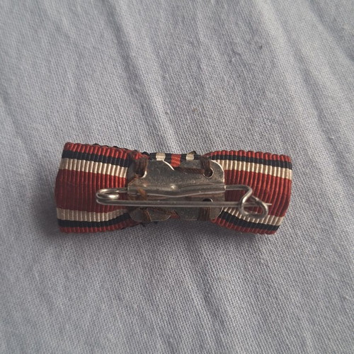Authentic German Feldspange WWI military ribbon with swords