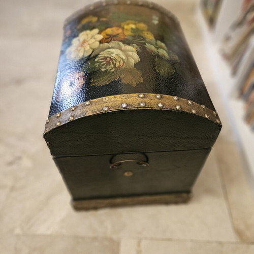 Vintage Decorative Chest with Floral Painting like new