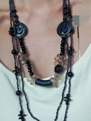 Handmade necklace with beads new, black