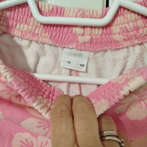 Zara fuchsia floral shorts for girl size 10 like new