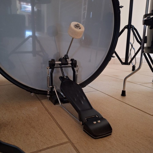 Granite Rock Beat Black Drum Set like new with cymbals and accessories