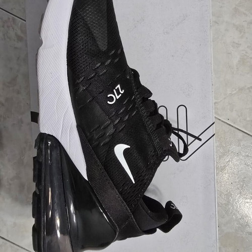 Nike Air Max 270 like new, size 40, black and white