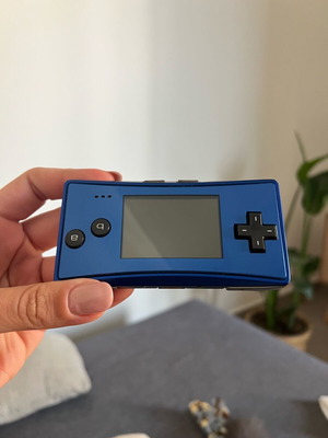 Nintendo Game Boy Micro μπλε σαν καινούργιο με FIFA 07 και φορτιστή