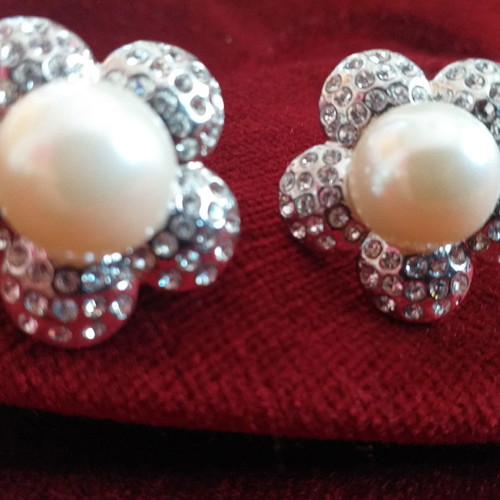 Earrings daisies with pearl and stones new