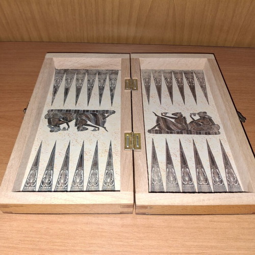Mini chess set like new, complete and portable