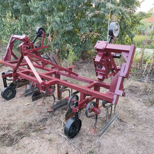 Cotton cultivator used 5-row