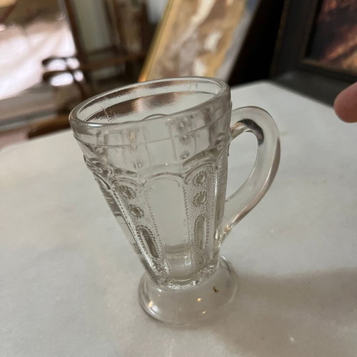 Conical glasses with handle set of two like new