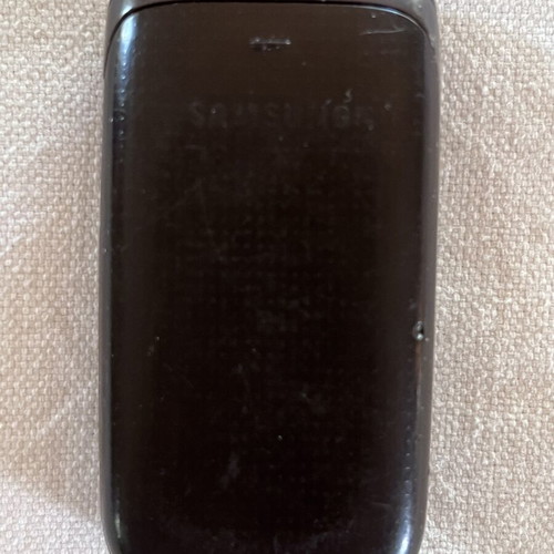 Samsung GT-E1150i vintage 2G phone used, brown