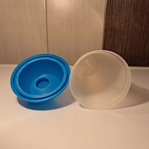 Shaker 500ml with blue lid like new