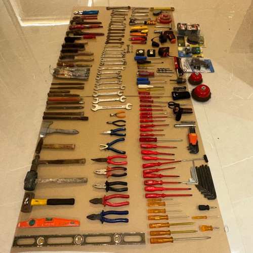 Hand tools used in good condition, complete set