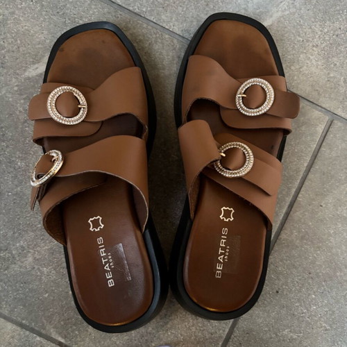 Summer women's sandals brown with strass used size 39