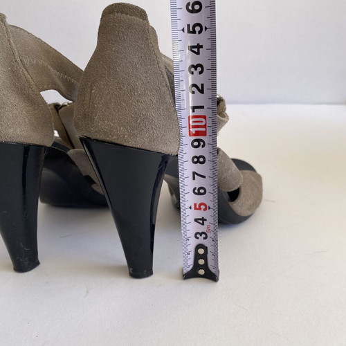 Michael Kors suede sandals used, size 38.5, gray with zipper