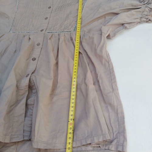 Beige blouse with buttons like new, size M