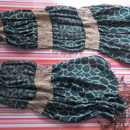 Pashmina new 190 cm with animal print and pleated texture