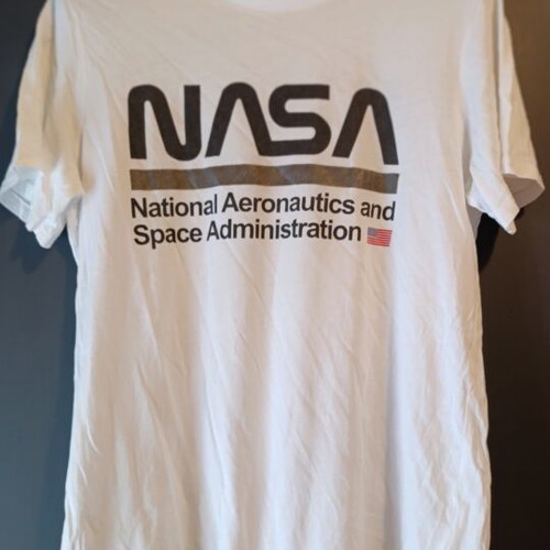 H&M Men's White T-Shirt with NASA Logo like new