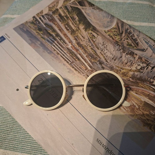 Sunglasses with UV400 protection CE like new, white
