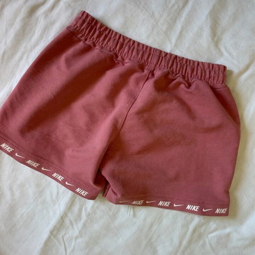 Nike women's pink shorts used, small size