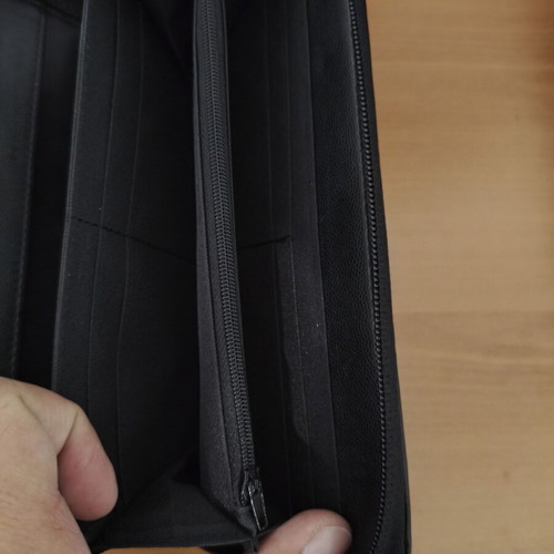 Men's organizer wallet with zipper and bracelet gift like new, black