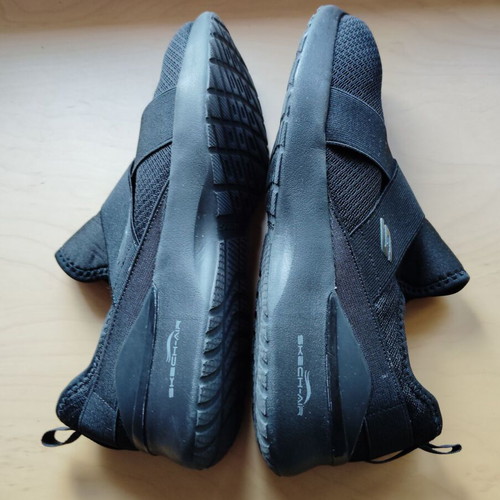 Skechers sneakers size 41 like new, black sports
