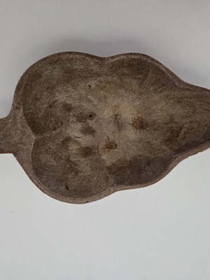 Decorative leaf-shaped ornament like new
