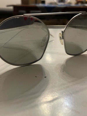 Γυαλιά ηλίου Emporio Armani μεταχειρισμένα, ασημί σκελετός με ασημένιους καθρέφτες φακούς