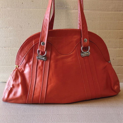 Vintage leather handbag used, peach color, early 70s