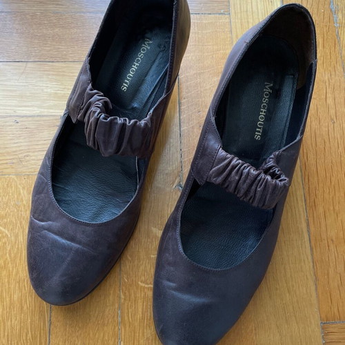 Moschoutis brown leather shoes with low heel like new, size 39