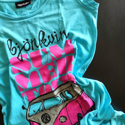 Y2K Bjorkvin graphic tee used, baby blue with retro van print