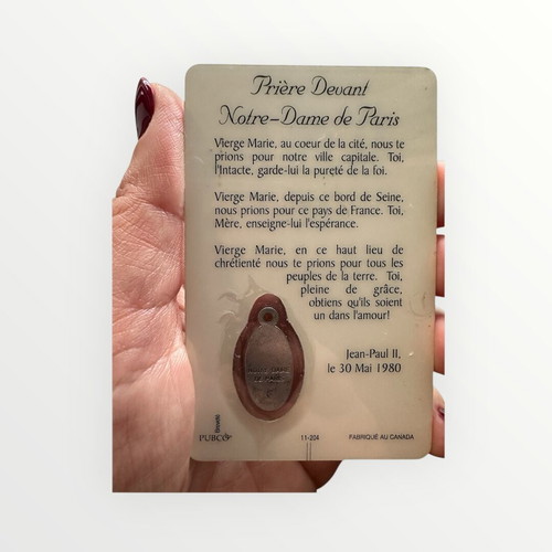 Collectible Notre Dame pendant and prayer card new
