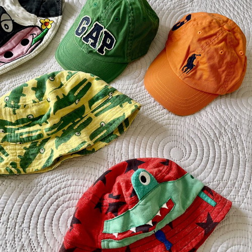 Baby hats like new, pack for boys 3 months to 2-3 years
