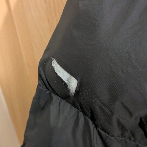 Zara μπουφάν μεταχειρισμένο, μέγεθος Large, μαύρο με μικρό σκίσιμο