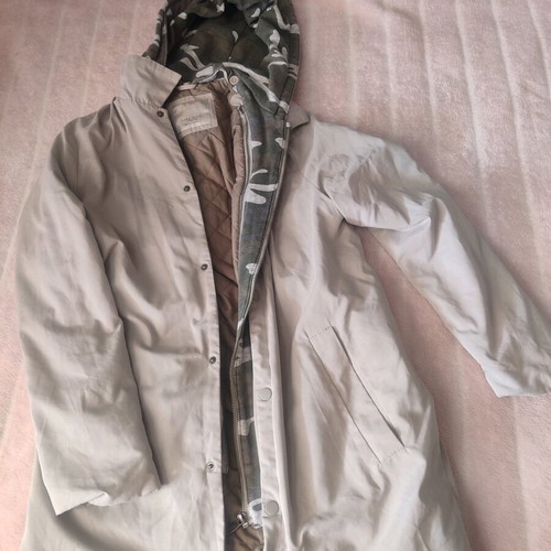Zara boys' beige jacket with camouflage hood like new, size 13-14