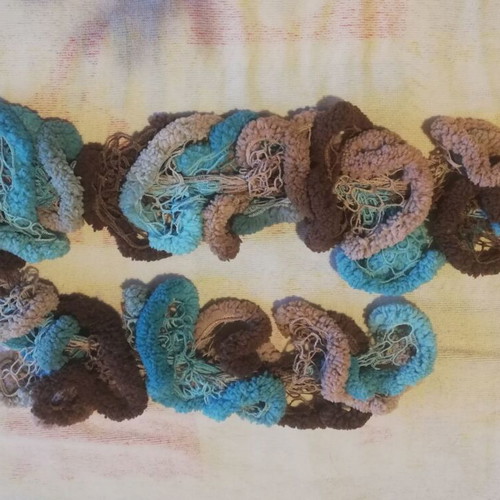 Soft multicolor scarf like new with curly knit