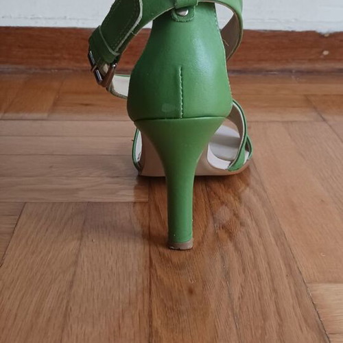 Roberto Venuti green sandals like new, leather with 9 cm heel