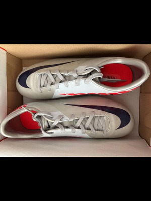 Nike Mercurial Victory men's football shoes, new, size 39, multicolor