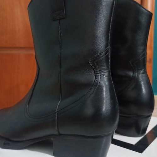 Bronx black leather ankle boots used with square heel size 39