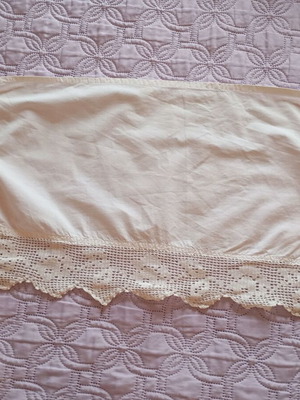 Handmade shelf runner used with cotton lace