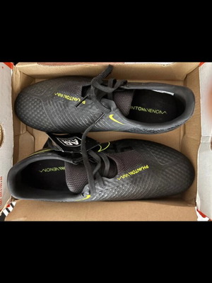 Nike Phantom Venom men's football boots, black, size 39