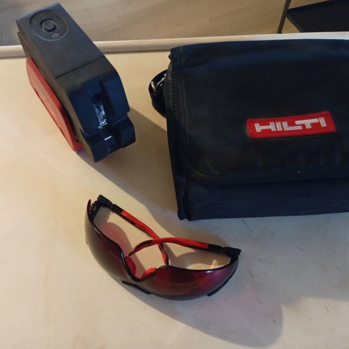 Hilti PML 32R laser level with red beam, lock function, glasses and case