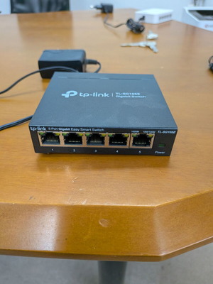 TP-Link TL-SG105E 5-портов Gigabit Easy Smart Switch като нов