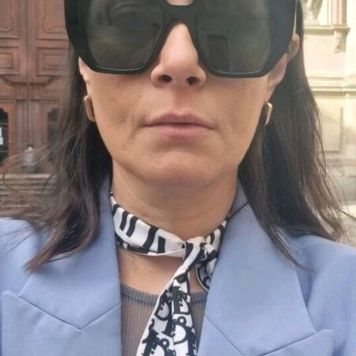 Gucci sunglasses authentic like new