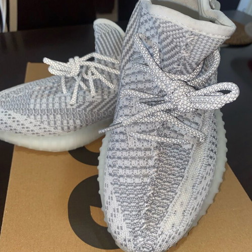 Yeezy Boost 350 V2 Static sneaker new, size 39 1/3