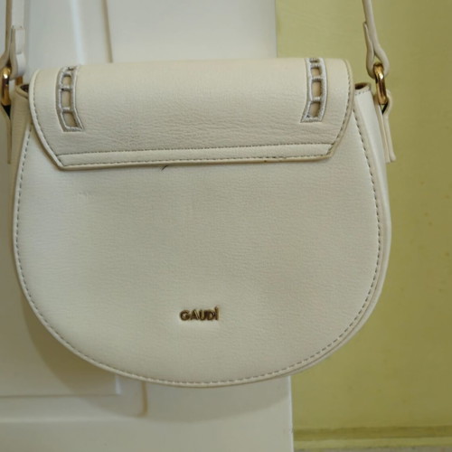 Gaudi white crossbody bag like new with gold hardware
