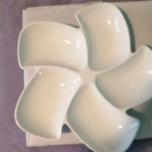 White ordeviera new with 5 sections, approx. 40 cm diameter