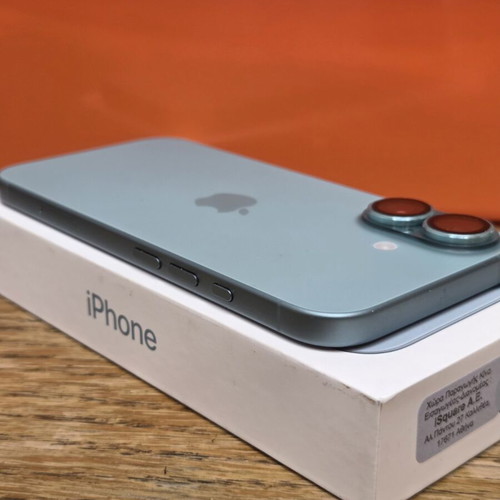 iPhone 16 128GB teal smartphone