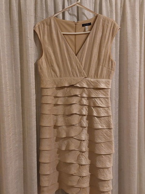 Evening dress sleeveless V-neck beige size L like new