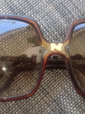 Nina Ricci vintage brown sunglasses used